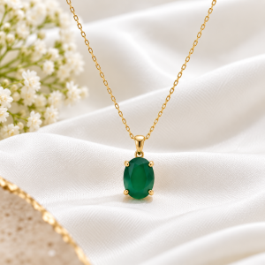 Colgante de Oro con Cuarzo Verde Ovalado.